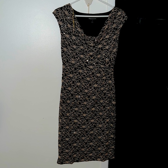 Dress - Picture 1 of 4